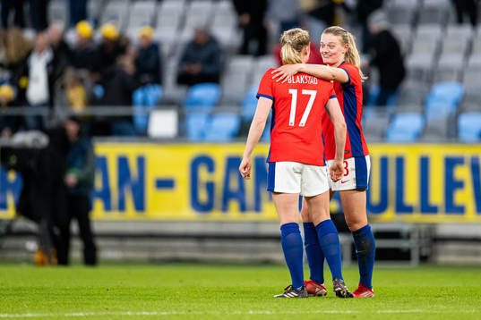 Mathilde Harviken and Julie Blakstad of Norway celebrates