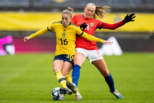 Filippa Angeldahl of Sweden and Frida Maanum of Norway
