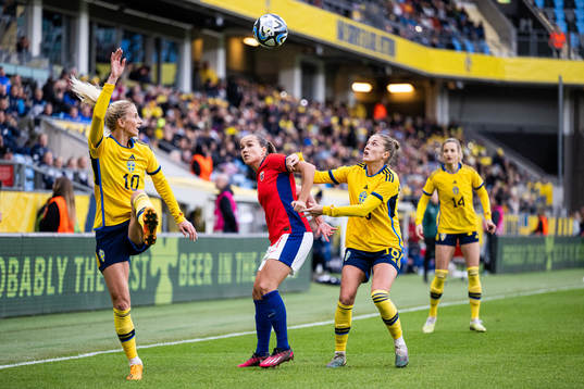 Sofia Jakobsson and Fridolina Rolfö of Sweden and Guro