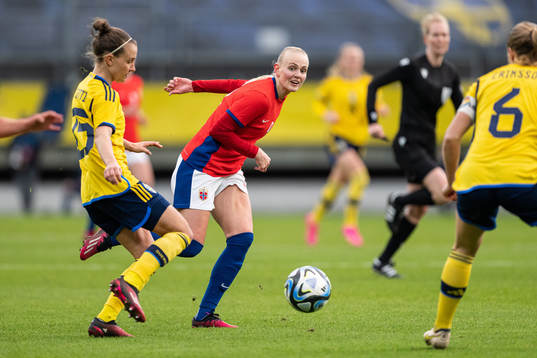 Julia Zigiotti Olme of Sweden and Karina Sævik of Norway