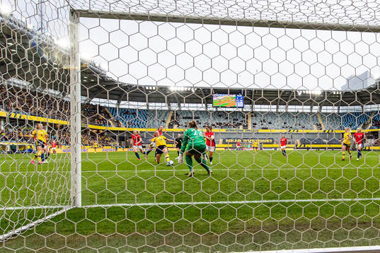 Fridolina Rolfö of Sweden scoring 1-0
