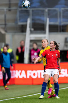 Matilda Vinberg of Sweden and Tuva Hansen of Norway
