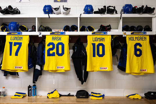 The jerseys Sofie Lundin, Fanny Rask, Nathalie Lidman and