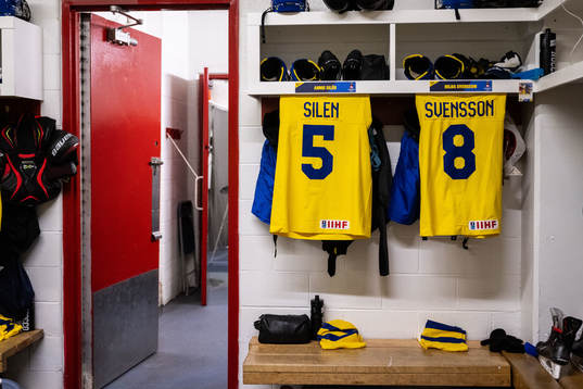 The jerseys  Annie Silén and Hilda Svensson of Sweden
