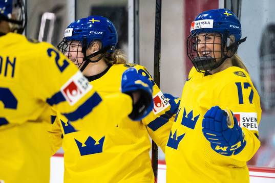 Sofie Lundin of Sweden celebrate scoring 2-0