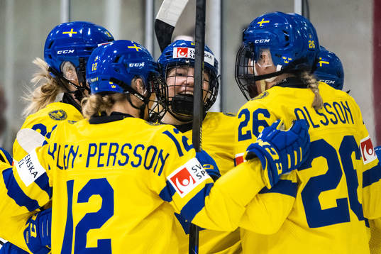 Lina Ljungblom of Sweden celebrate