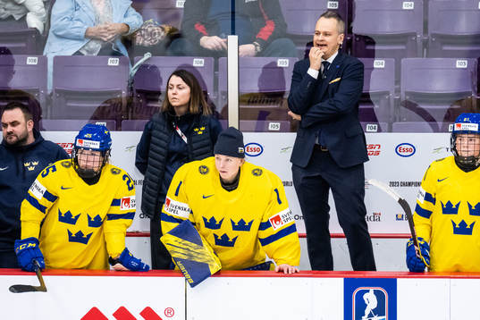 Physiotherapist Elin Stenberg and Assistant coach Andreas
