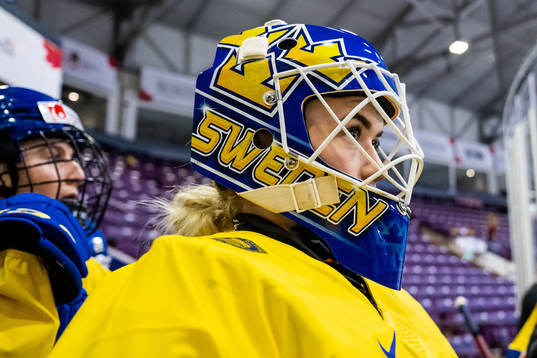 Goaltender Emma Söderberg of Sweden