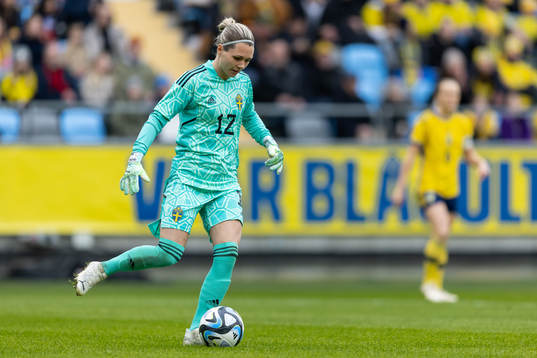 goalkeeper Jennifer Falk of Sweden
