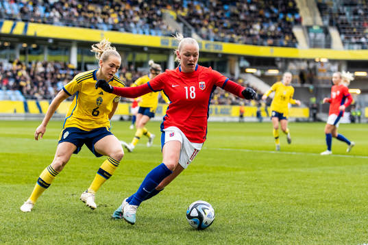Magdalena Eriksson of Sweden and Frida Maanum of Norway