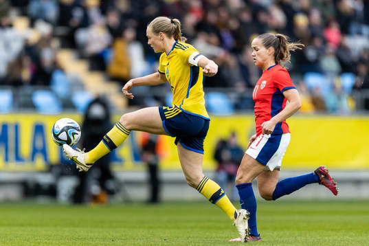 Magdalena Eriksson of Sweden and Guro Reiten of Norway