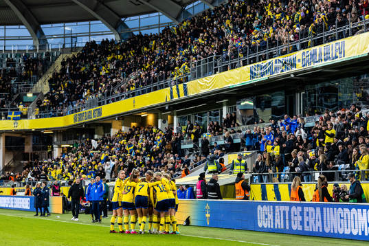 Olivia Schough of Sweden celebrates with teammates