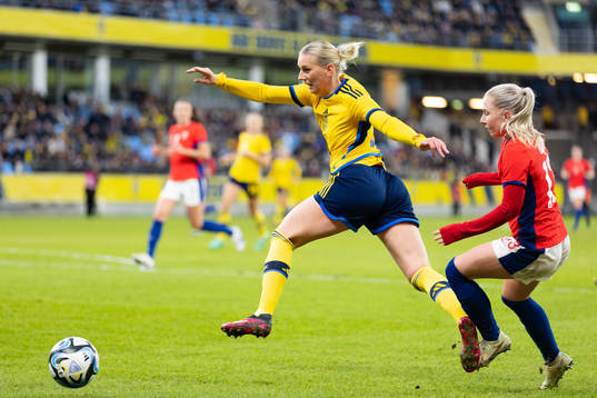 Thea Bjelde of Norway and Stina Blackstenius of Sweden