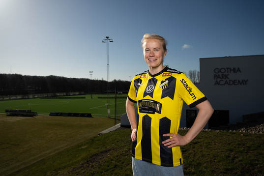 Häckens Julie Blakstad poserar