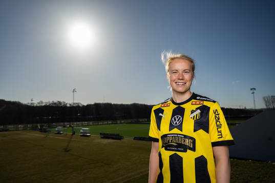 Häckens Julie Blakstad poserar
