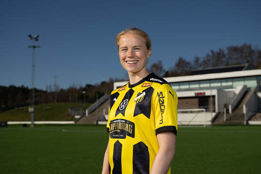 Häckens Julie Blakstad poserar