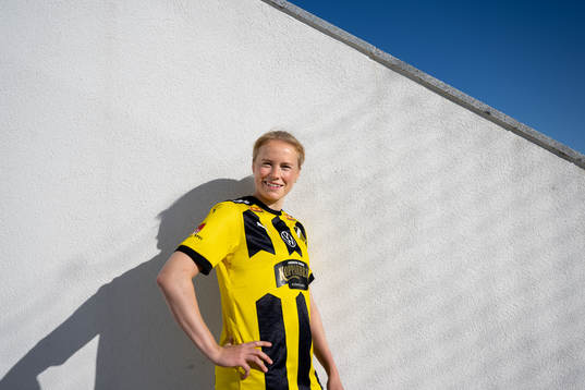Häckens Julie Blakstad poserar