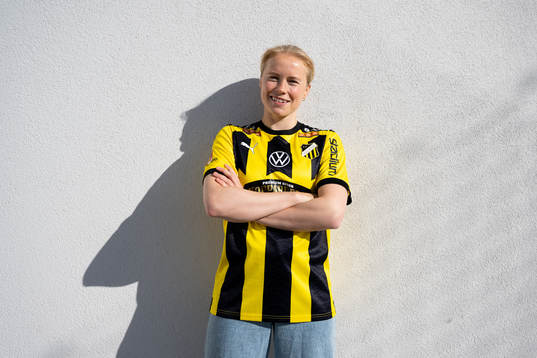 Häckens Julie Blakstad poserar