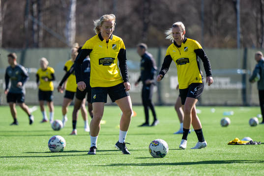 Häckens Julie Blakstad