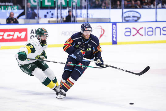 Björklövens Daniel Rahimi och Djurgårdens Linus Klasen
