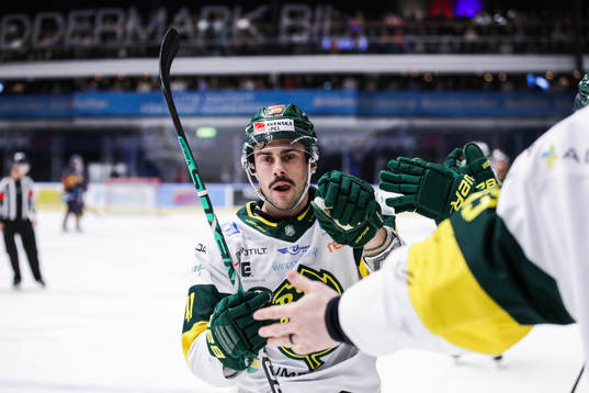 Björklövens Maxime Fortier jublar