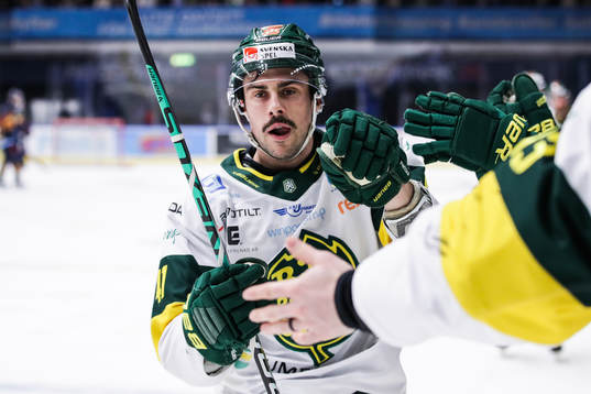 Björklövens Maxime Fortier jublar