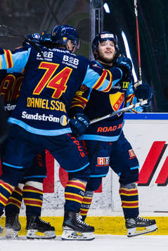 Djurgårdens Emil Berglund jublar
