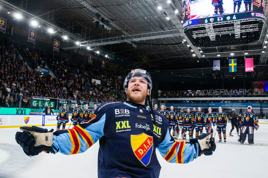 Djurgårdens Emil Berglund jublar