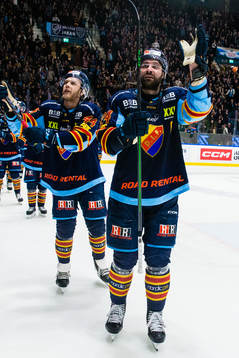 Djurgårdens Olle Liss och Ludvig Rensfeldt jublar