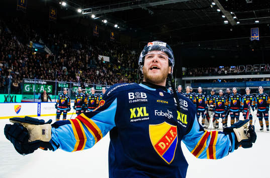 Djurgårdens Emil Berglund jublar