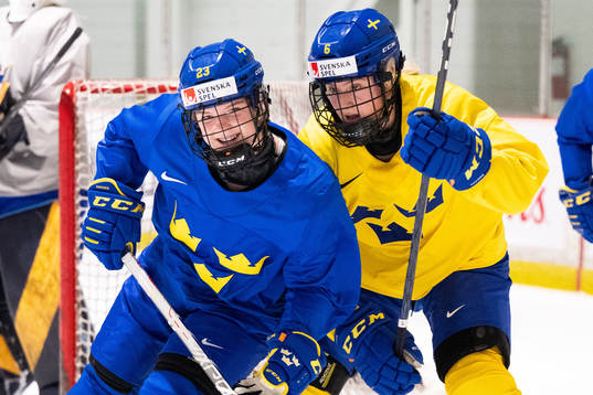Ebba Hedqvist and Josefine Holmgren of Sweden at a practice