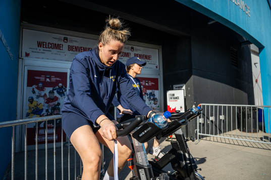 Hanna Olsson and Anna Kjellbin of Sweden at a practice