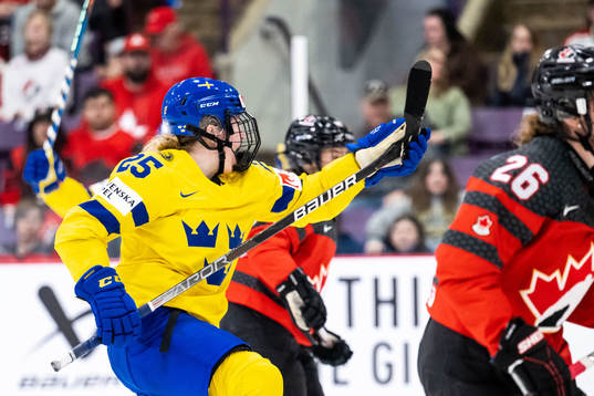 Lina Ljungblom of Sweden celebrates scoring 2-1