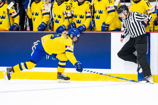 Hilda Svensson of Sweden and lines person Kamila Smetkova