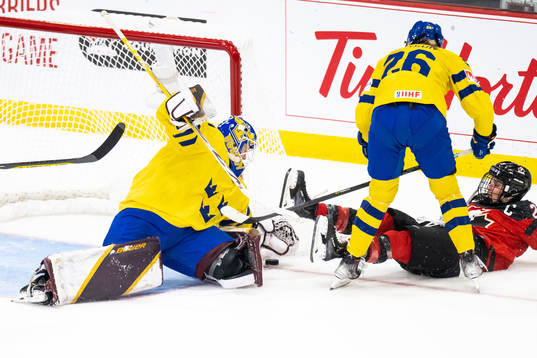 Goaltender Emma Söderberg of Sweden