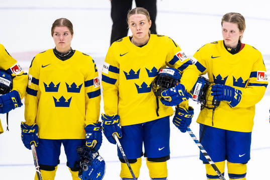 Ebba Hedqvist, Josefin Bouveng and Hilda Svensson of Sweden