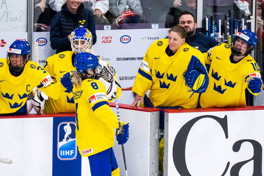Anna Kjellbin, goaltender Emma Söderberg, Hilda Svensson,