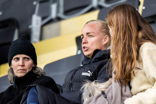 FC Rosengårds Caroline Seger på läktaren