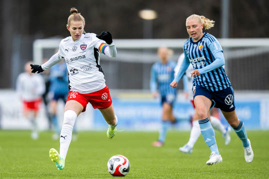 FC Rosengårds Emma Berglund och Djurgårdens Stinalisa