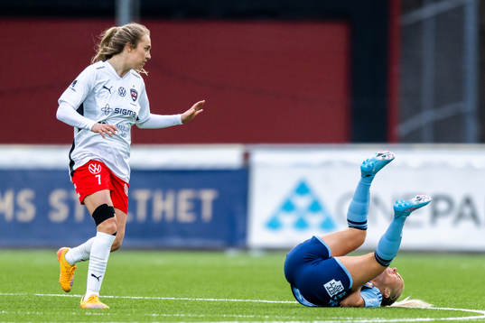 FC Rosengårds Fiona Brown och Djurgårdens Tove Almqvist