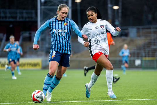 Djurgårdens Alice Bergström och FC Rosengårds Isabella