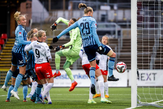 Djurgårdens Matilda Plan gör 2-0 bakom FC Rosengårds