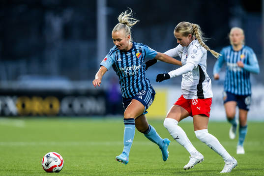 Djurgårdens Ebba Hed och FC Rosengårds Ria Noora Minerva