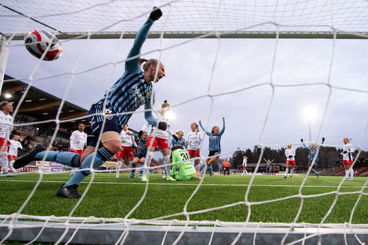 Bläddra bland fler bilder av Fotboll, Damallsvenskan, Djurgården - FC Rosengård