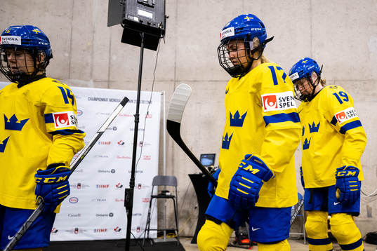 Sofie Lundin and Sara Hjalmarsson of Sweden