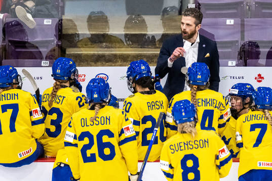 Head coach Ulf Lundberg of Sweden