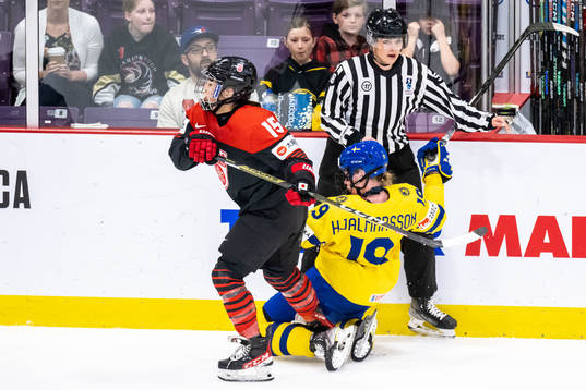Rui Ukita of Japan, Sara Hjalmarsson of Sweden and