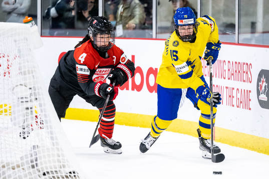 Ayaka Hitosato of Japan and Lisa Johansson of Sweden