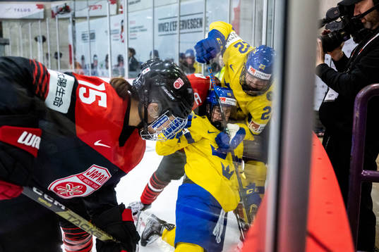 Rui Ukita of Japan and Lisa Johansson and Hanna Thuvik of