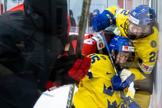 Rui Ukita of Japan and Lisa Johansson and Hanna Thuvik of